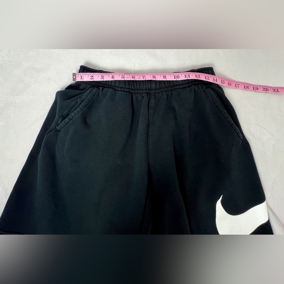 Lot of two Nike Sportswear Club Fleece shorts Size Medium - Picture 14 of 16